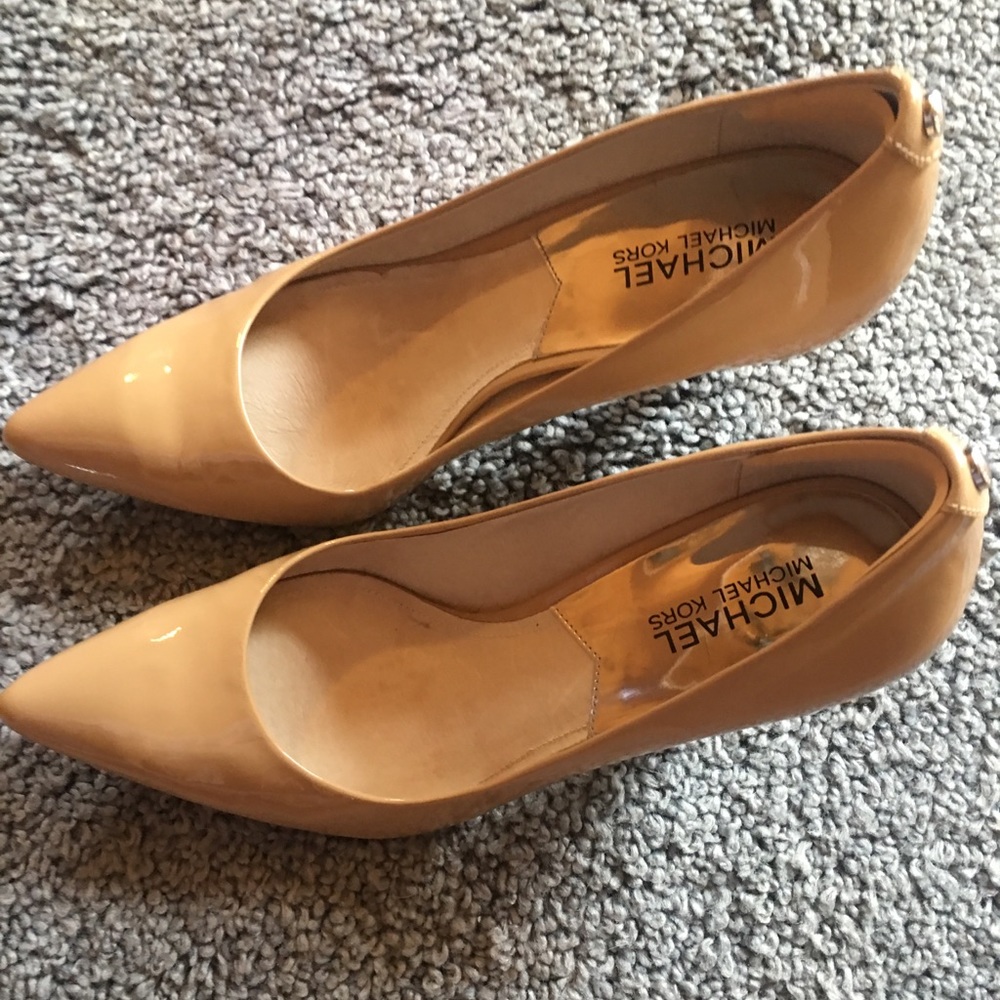 Michael Kors  Tan Pumps
